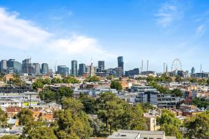 Walk to Melb Uni Hospital CBD Free Parking