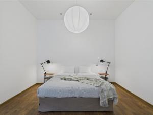 2BR Old Town Apartment near St Peters Church