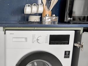 Peninsula Three Residences by La Coleccion Stays