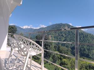 R Narayan pleasant Inn hotel
