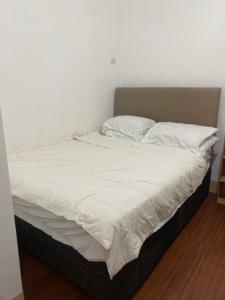 Fully Furnished 2BR condo