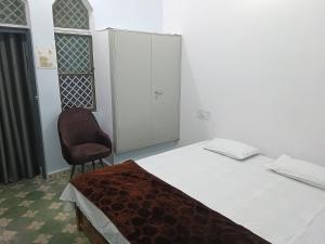 Luthra Niwas