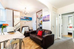 London Home with Garden Near Richmond Park