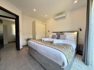 Local-Lux Garden Residence A- 2 Bedrooms-Terrace