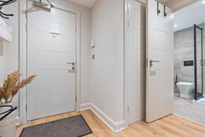 Penthouse Apartment in Central Leeds Near Train Station Free WiFi Free Parking