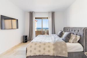 Casa Cifuentes - Penthouse 2BR with Sea Views & Heated Pool
