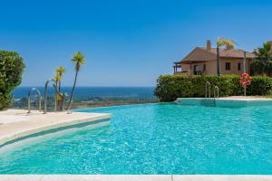 Casa Cifuentes - Penthouse 2BR with Sea Views & Heated Pool