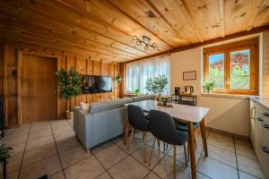 Alpine Hideaway near Brienz with Hot Tub & Parking