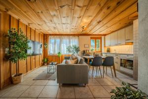 Alpine Hideaway near Brienz with Hot Tub & Parking