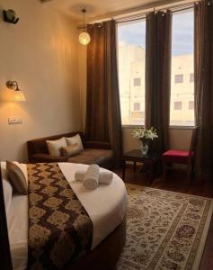 Hotel WoodCresstt Zirakpur !! Budget Friendly Stay With Airport Access