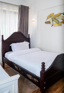 2BR Urban Sanctuary at Mi Vida Homes