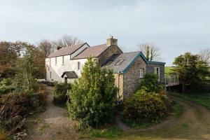 Rogeston House - Charming farmhouse in picturesque Pembrokeshire