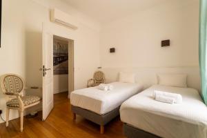Arc de Triomphe - Home in City - AC & Parking