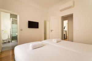 Arc de Triomphe - Home in City - AC & Parking