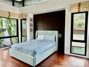 Modern 3BR Private Pool Villa with Parking | Wi-Fi