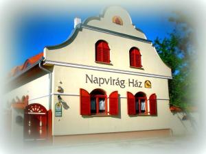 Napvirág-Ház