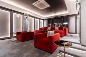 Bang Tao Studio | Pool View & Walk to Beach | AC