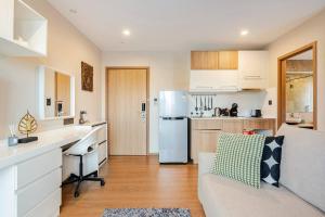 Stylish Sea View Apartment Near Nai Harn Gym Pool