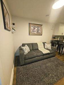 Cozy 2BR Basement Suite in Vermilion Hill SW Calgary