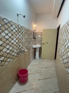 Skyvaana Homestay & Cafe