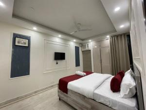 2bhk in Green Park, Serviced Apartment , AIIMS