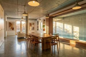 Luxury 110sqm Spa Studio with 12m Pool and Sauna in West London, Zone 2