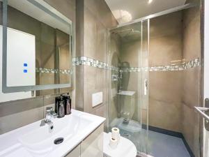 UrbanFlat 204 et 205 - 2 Studios pour 4 au centre de Paris