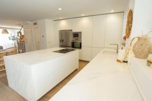 Luxury house with Swimming Pool, Garage and WIFI