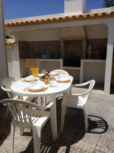 Spacious House in Sagres with Private Patio & BBQ