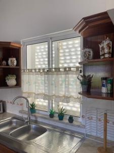 Spacious House in Sagres with Private Patio & BBQ