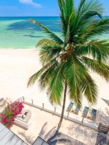 Private Beachfront Suite Apartment " Moja "