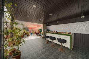 1br Penthouse by The StayCationer with Open Bar