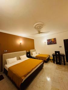 RB Beach Palace