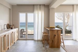Cavo Dio 8 - Beachfront bliss - Cozy Apt Pool Sunset