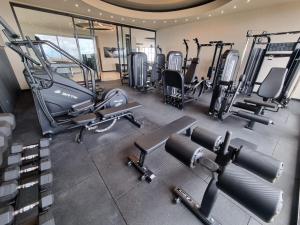 Balcon - Vista - Area de Trabajo - Piscina - Gym