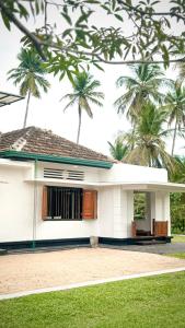Don Padris Estate Bungalow