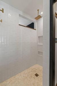 Trendy Fishtown with Spacious Backyard and Walking Distance to Bars and Cafes