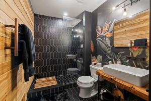 Trendy Fishtown with Spacious Backyard and Walking Distance to Bars and Cafes