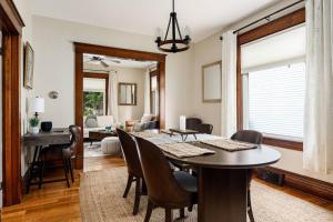 Darling Downtown 3BR Grill Patio Walk to Downtown Beach