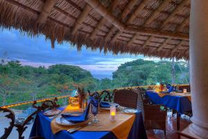 Vintage Treehouse Hideaway