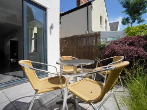 Spacious 4 Bedroom Character Home in Pontcanna