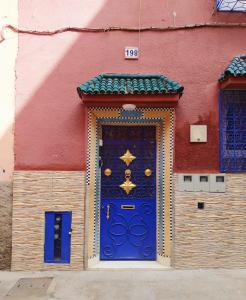 5 min Aéroport Appartement avec Terrasse et Grand Appartement