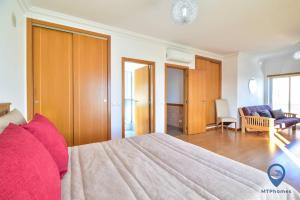 Vila Alfarrobeira by MTPhomes