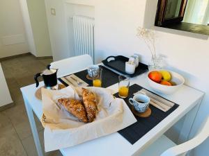 Casa Vicolo Fiori, quiet location very close to the lake