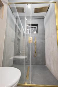 Central 4BR Apartment - Sleeps 12 - Luxury Stay