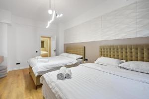 Central 4BR Apartment - Sleeps 12 - Luxury Stay