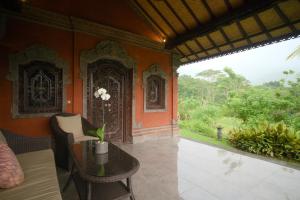 Green Hill Bungalows