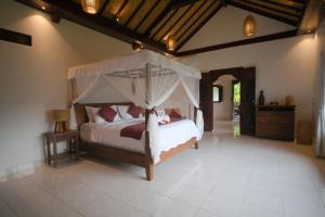 Green Hill Bungalows