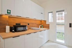 Athenian Glow Fully Renovated Apartment