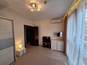 Luxury 2BR Apartment in Cascadas Oasis